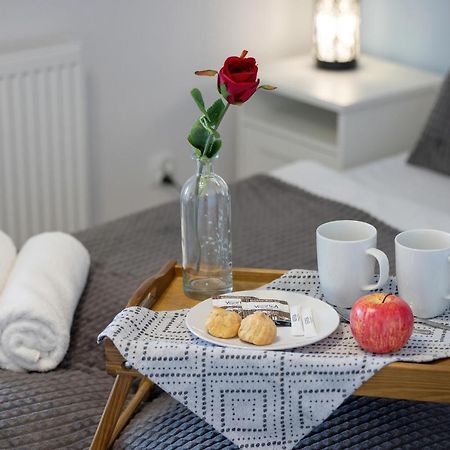 Apartamenty Platany Z Parkingiem By Noclegi Renters كولوبرزيغ المظهر الخارجي الصورة