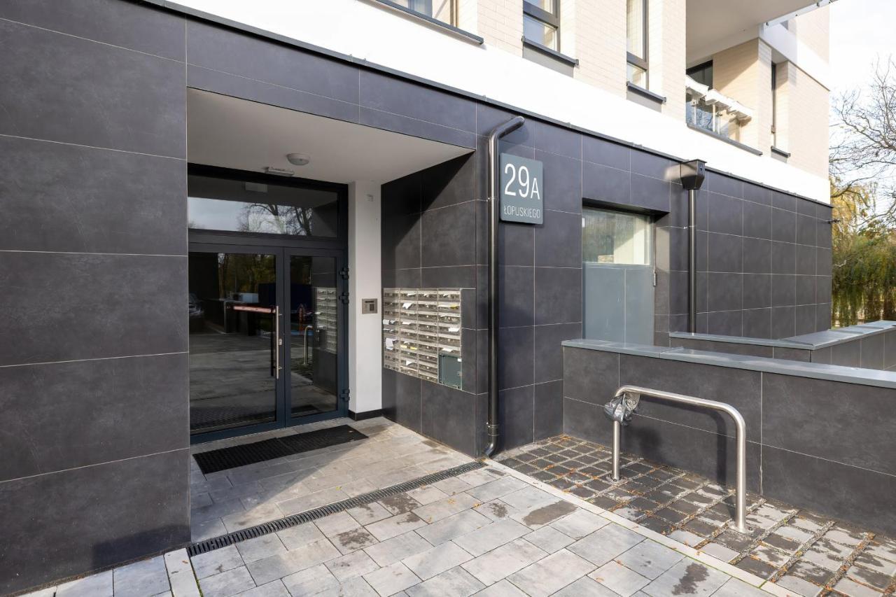 Apartamenty Platany Z Parkingiem By Noclegi Renters كولوبرزيغ المظهر الخارجي الصورة