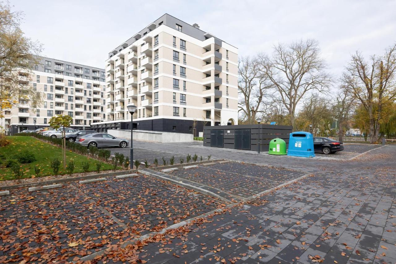 Apartamenty Platany Z Parkingiem By Noclegi Renters كولوبرزيغ المظهر الخارجي الصورة