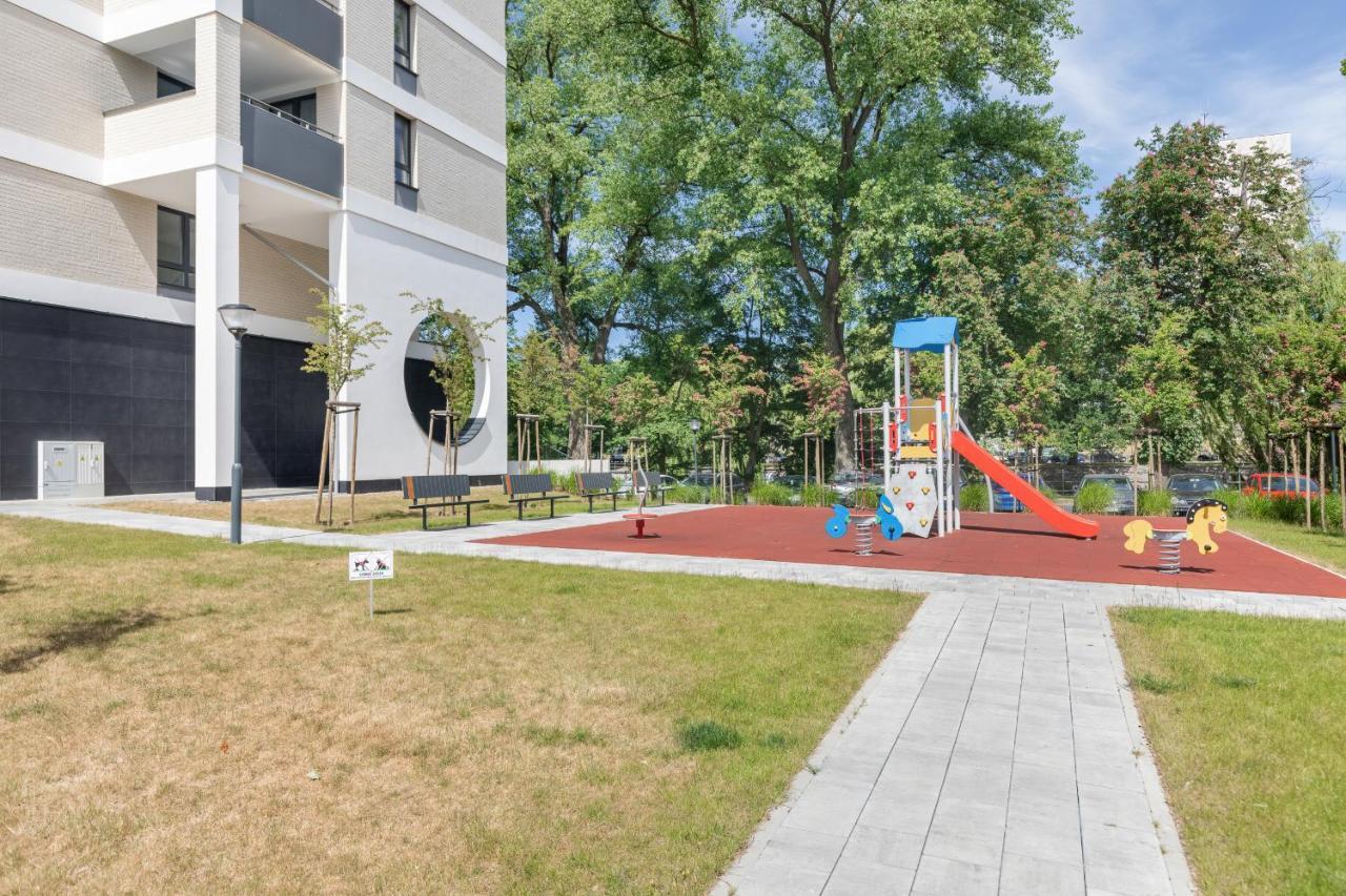 Apartamenty Platany Z Parkingiem By Noclegi Renters كولوبرزيغ المظهر الخارجي الصورة