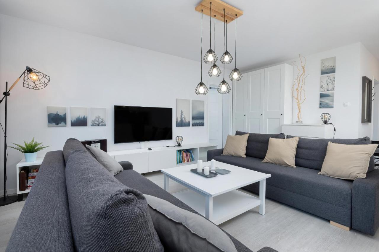 Apartamenty Platany Z Parkingiem By Noclegi Renters كولوبرزيغ المظهر الخارجي الصورة