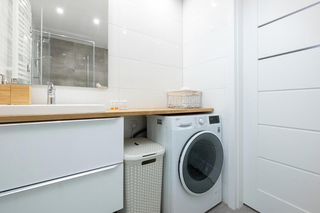 Apartamenty Platany Z Parkingiem By Noclegi Renters كولوبرزيغ المظهر الخارجي الصورة