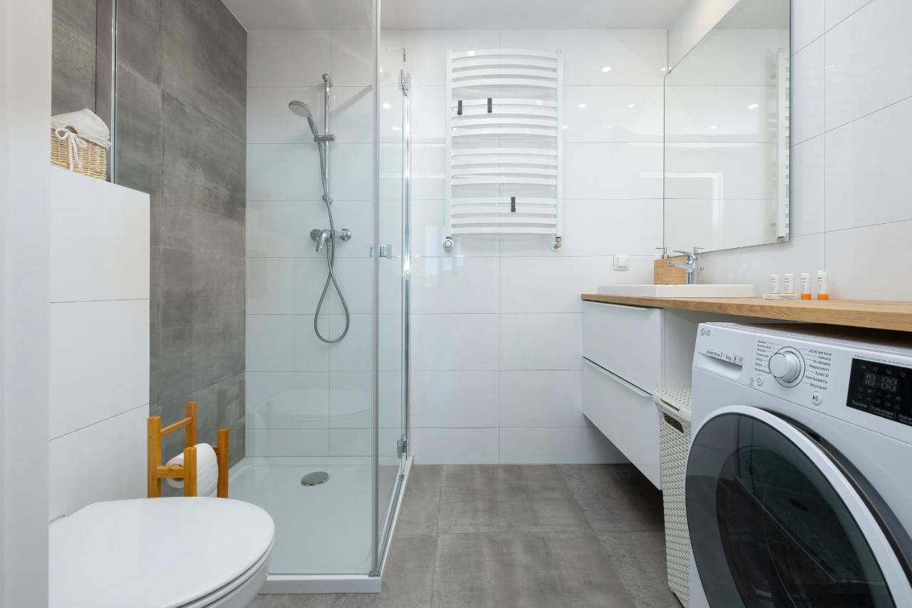 Apartamenty Platany Z Parkingiem By Noclegi Renters كولوبرزيغ المظهر الخارجي الصورة
